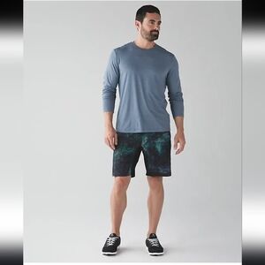 Lululemon 2016 Seawheeze Surge & T.H.E. Shorts Size S Running Athletic Abstract